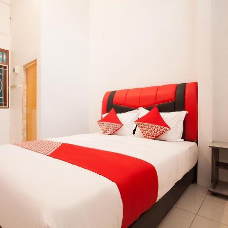 Oyo 1978 Pondok Indah Residence Медан Екстериор снимка